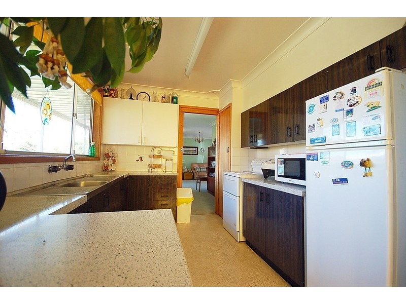14  Booth Street, Wyoming NSW 2250