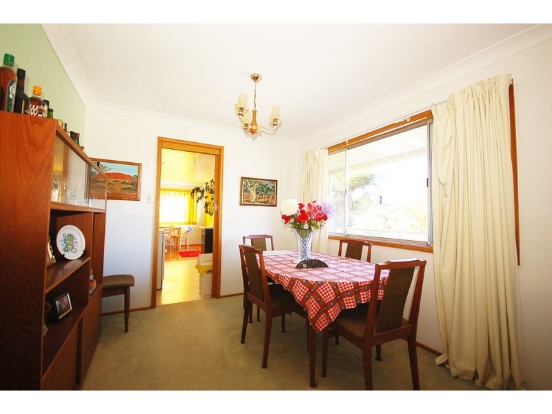 14  Booth Street, Wyoming NSW 2250