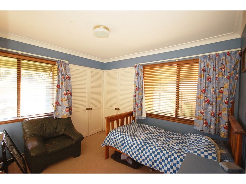 72 North Crescent, Wyoming NSW 2250