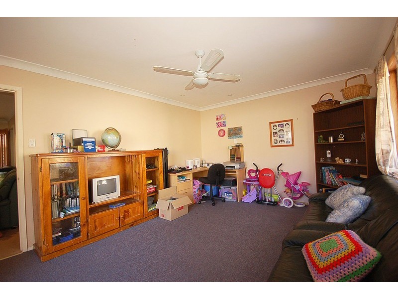 72 North Crescent, Wyoming NSW 2250