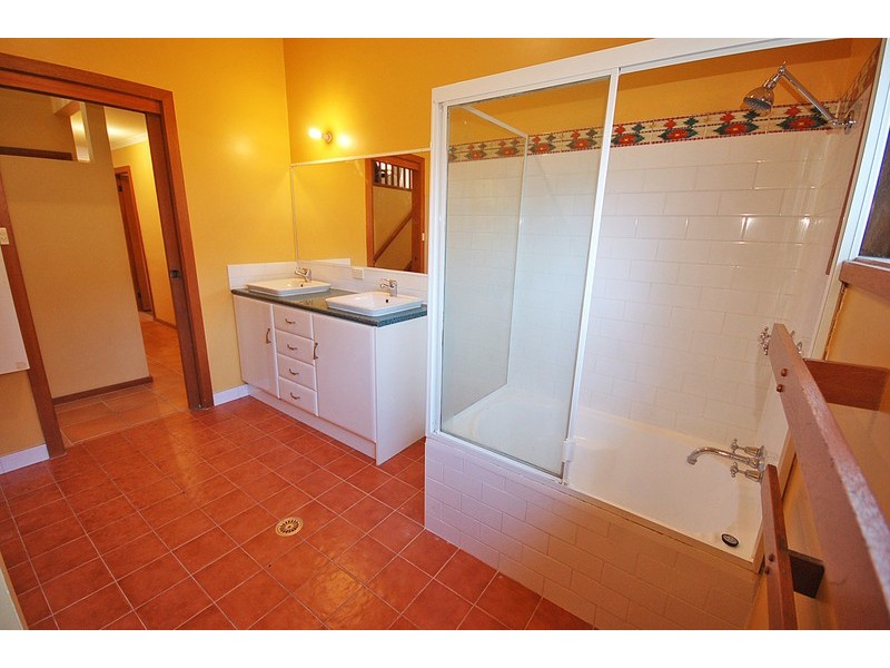 19 Walmsley Road, Ourimbah NSW 2258