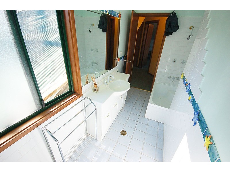 19 Walmsley Road, Ourimbah NSW 2258