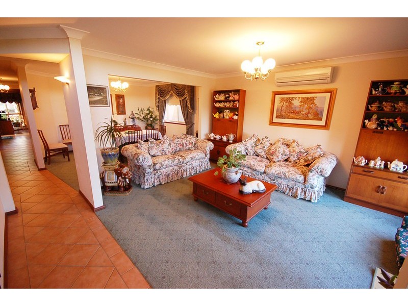 12 Robusta Close, Erina NSW 2250