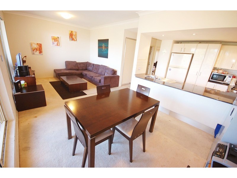 37/92  John Whiteway Drive, Gosford NSW 2250