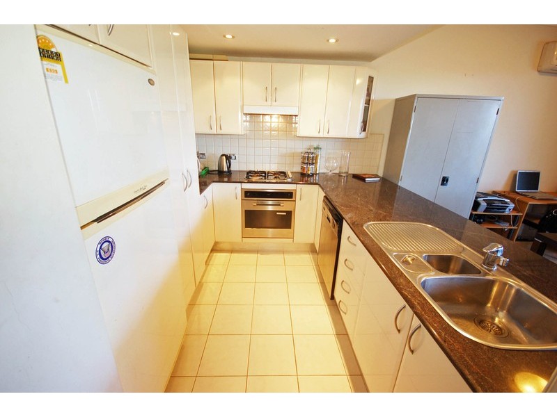 37/92  John Whiteway Drive, Gosford NSW 2250