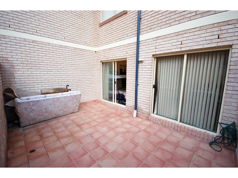 37/92  John Whiteway Drive, Gosford NSW 2250