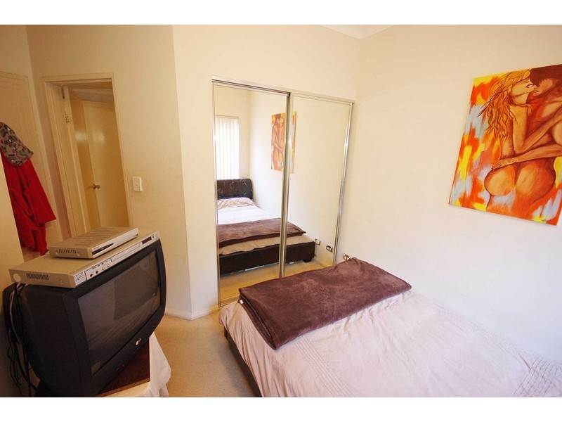 37/92  John Whiteway Drive, Gosford NSW 2250