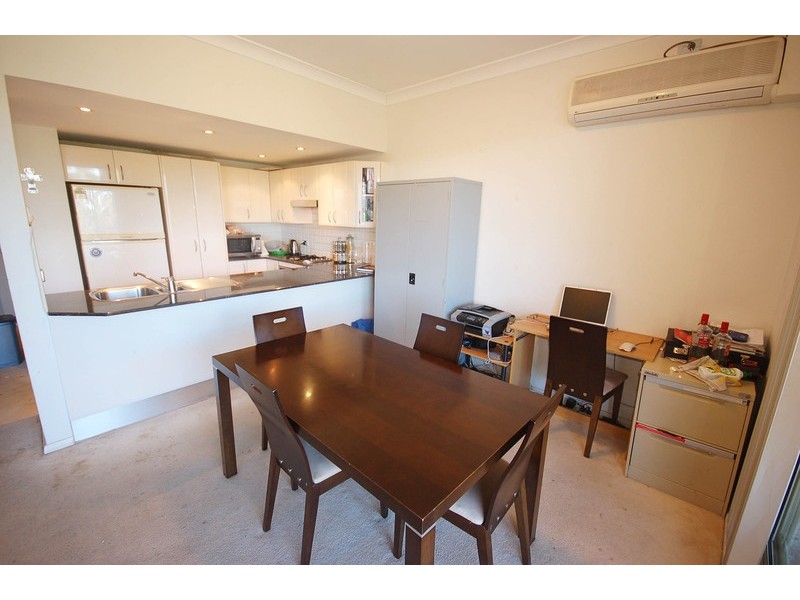 37/92  John Whiteway Drive, Gosford NSW 2250