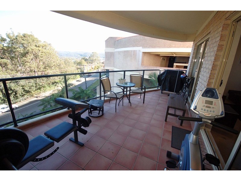 37/92  John Whiteway Drive, Gosford NSW 2250