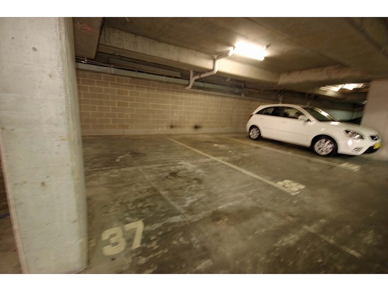 37/92  John Whiteway Drive, Gosford NSW 2250