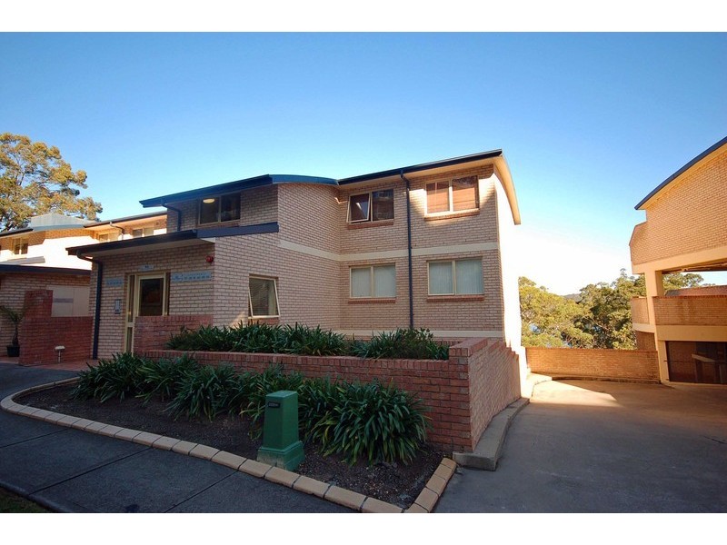 37/92  John Whiteway Drive, Gosford NSW 2250