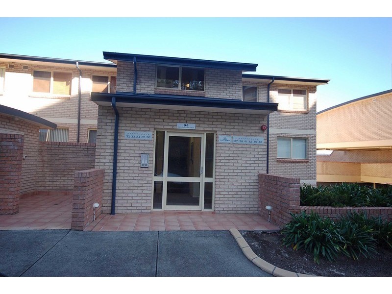 37/92  John Whiteway Drive, Gosford NSW 2250