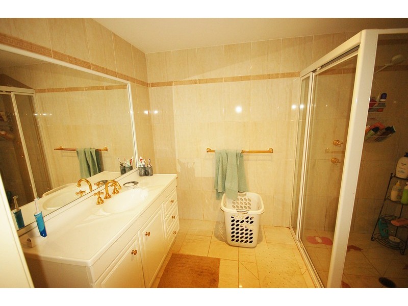 5/2 Adcock Avenue, West Gosford NSW 2250