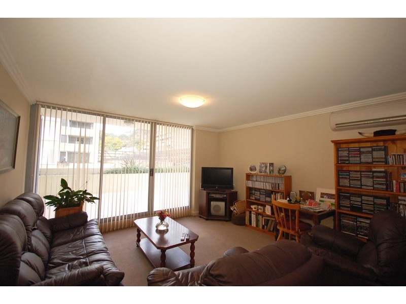 14/12 Baker Street, Gosford NSW 2250