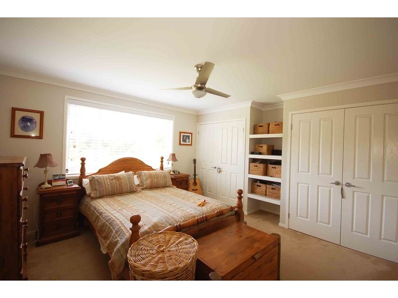 102 Chamberlain Road, Wyoming NSW 2250