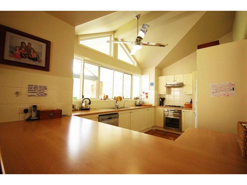 102 Chamberlain Road, Wyoming NSW 2250