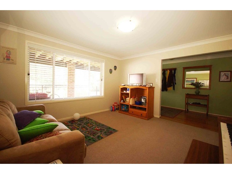 102 Chamberlain Road, Wyoming NSW 2250