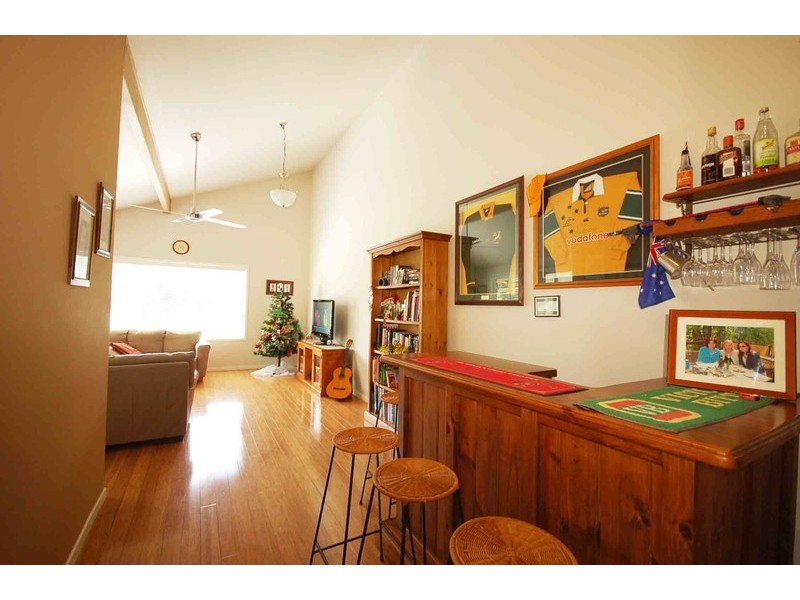 102 Chamberlain Road, Wyoming NSW 2250