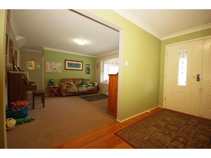 102 Chamberlain Road, Wyoming NSW 2250