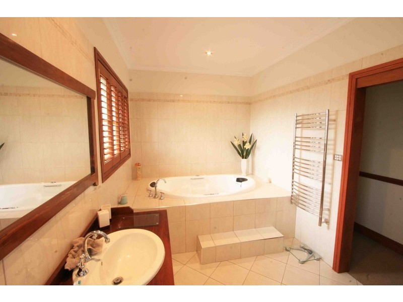 61 Deane Street, Narara NSW 2250