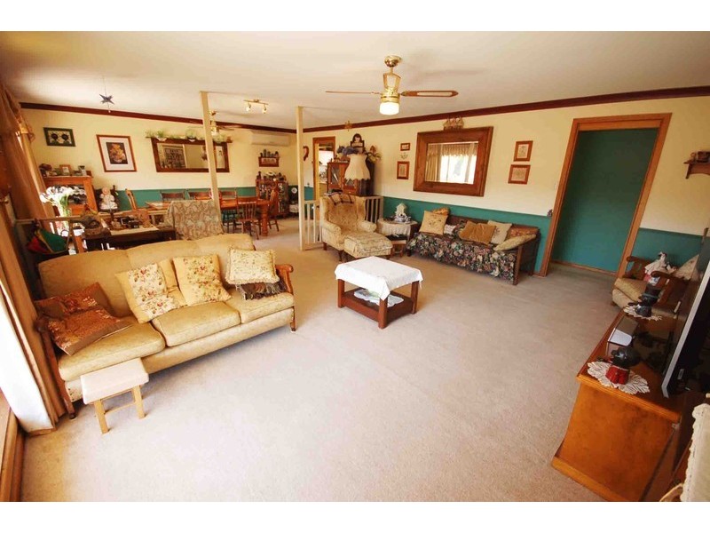 4 Glenrose Close, Lisarow NSW 2250