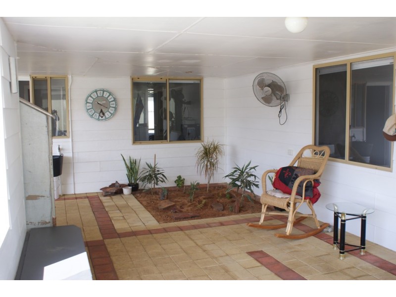 17 Delmage Street, Dongara WA 6525