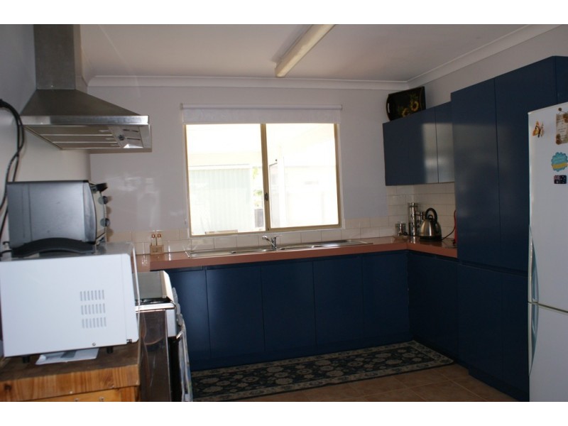 17 Delmage Street, Dongara WA 6525