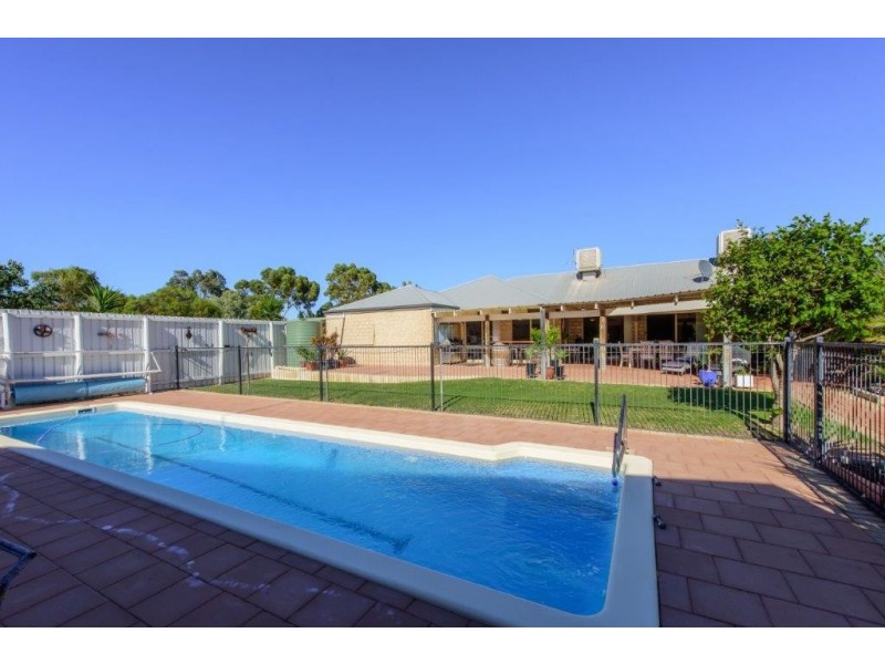 92 Brennand Road, Dongara WA 6525