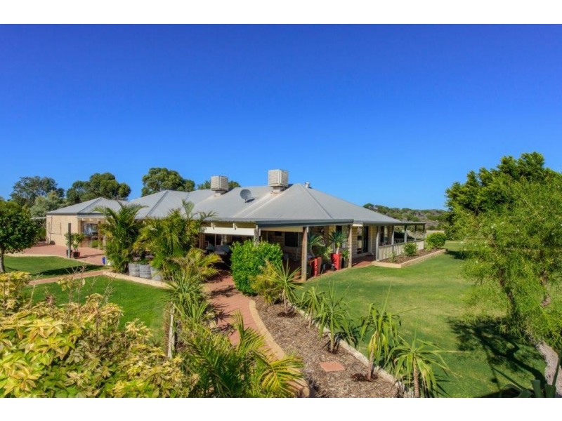 92 Brennand Road, Dongara WA 6525