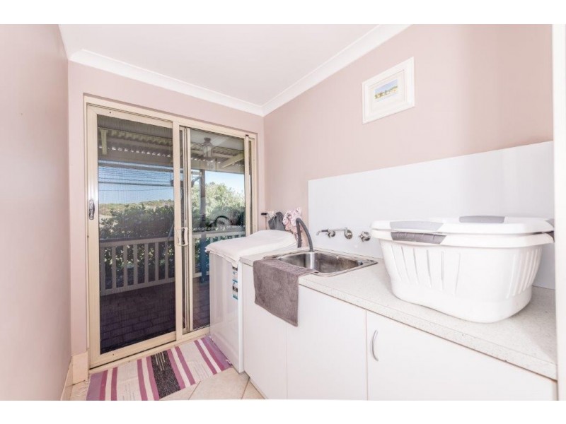 92 Brennand Road, Dongara WA 6525