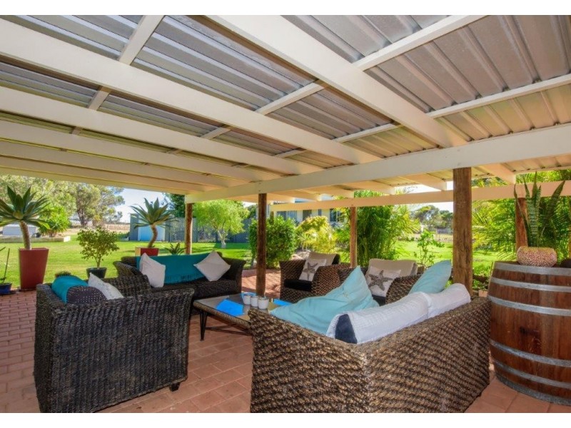 92 Brennand Road, Dongara WA 6525