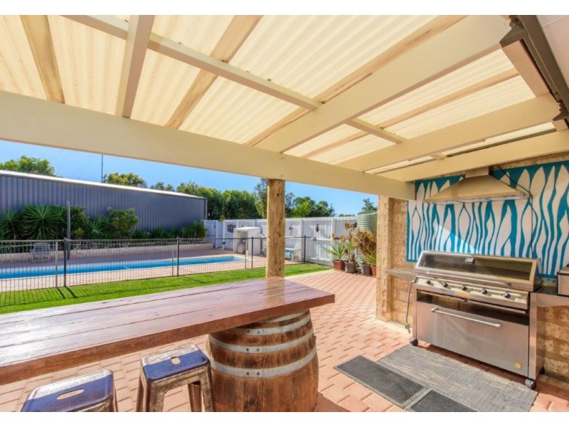 92 Brennand Road, Dongara WA 6525