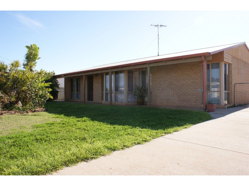 9 Delmage Street, Dongara WA 6525