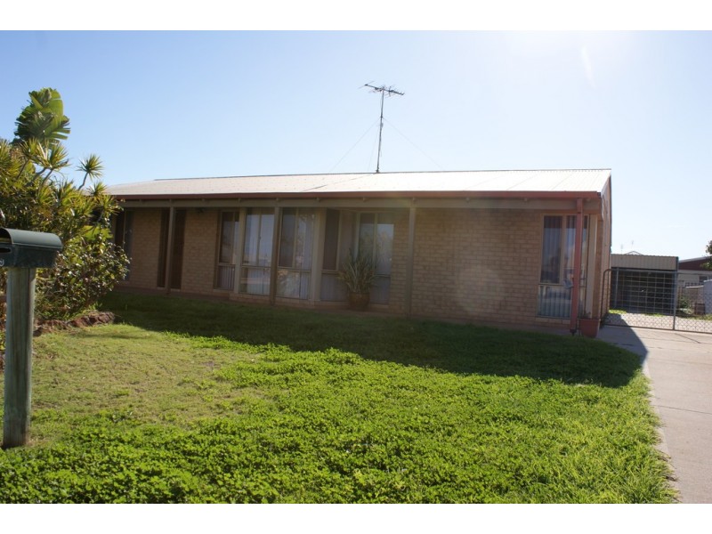 9 Delmage Street, Dongara WA 6525
