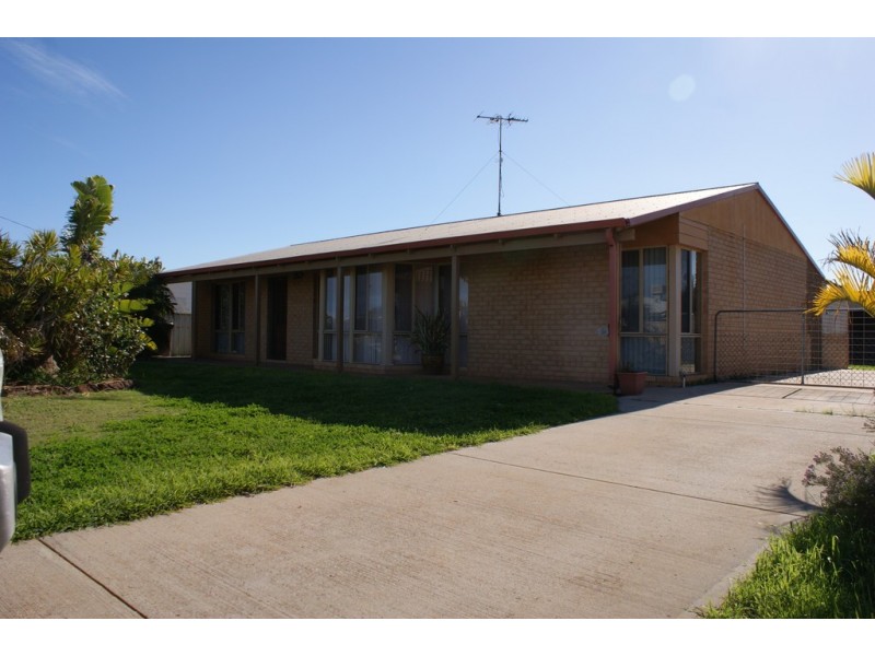 9 Delmage Street, Dongara WA 6525