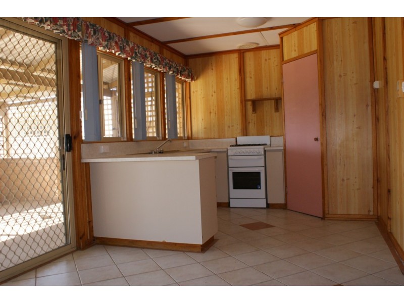 9 Delmage Street, Dongara WA 6525