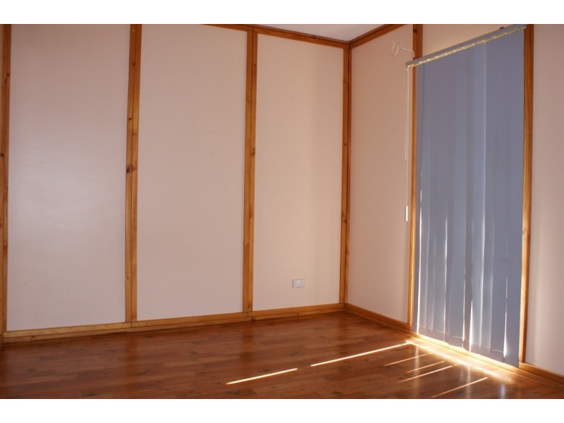 9 Delmage Street, Dongara WA 6525