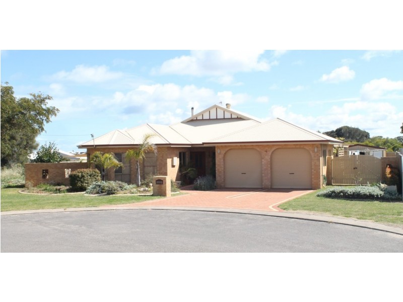 4 McCarley Walk, Port Denison WA 6525