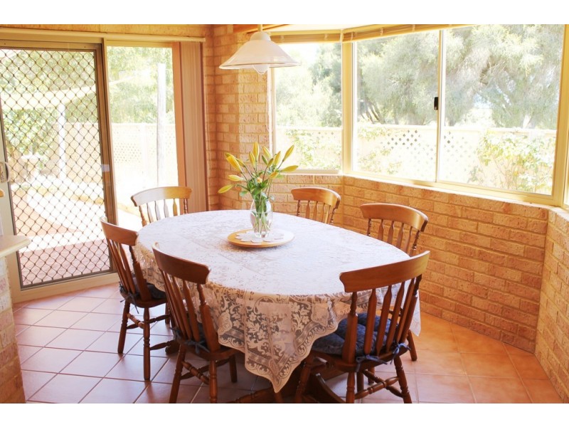 4 McCarley Walk, Port Denison WA 6525