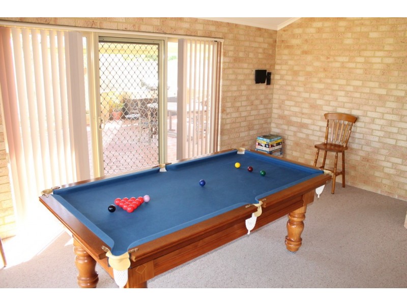 4 McCarley Walk, Port Denison WA 6525