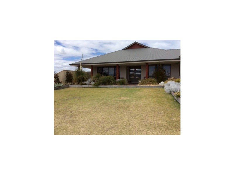 8 Mason Cres, Port Denison WA 6525