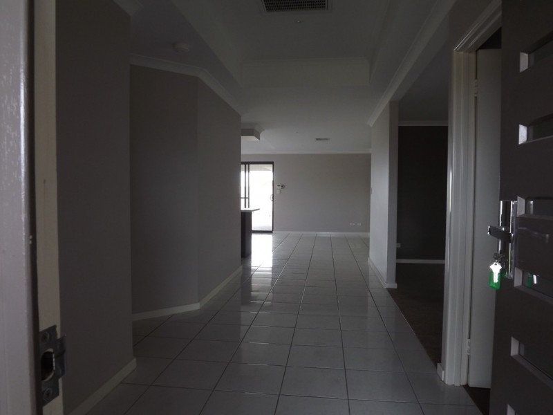 8 Mason Cres, Port Denison WA 6525