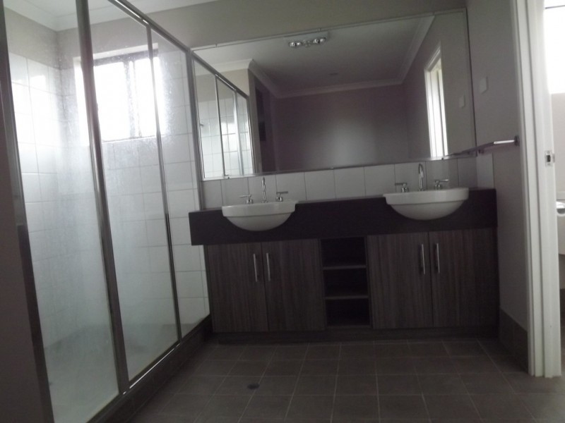 8 Mason Cres, Port Denison WA 6525