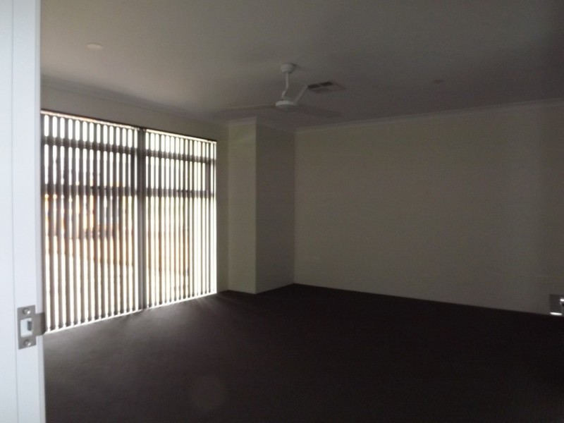 19 Mason Cres, Port Denison WA 6525