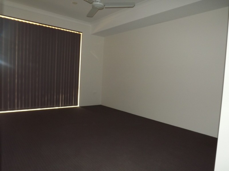 19 Mason Cres, Port Denison WA 6525