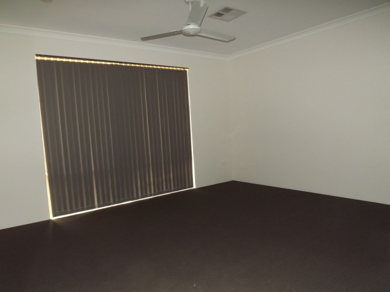 19 Mason Cres, Port Denison WA 6525