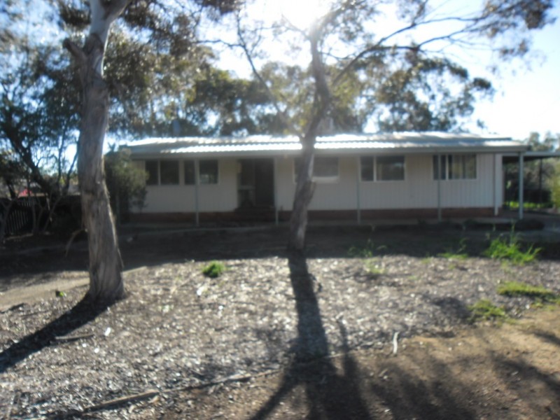 5 TOUCHE STREET, Three Springs WA 6519