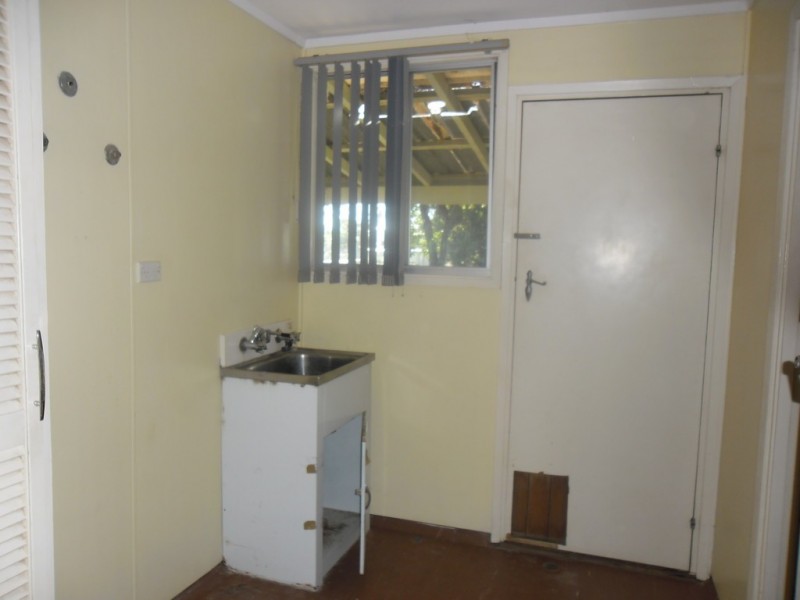 5 TOUCHE STREET, Three Springs WA 6519