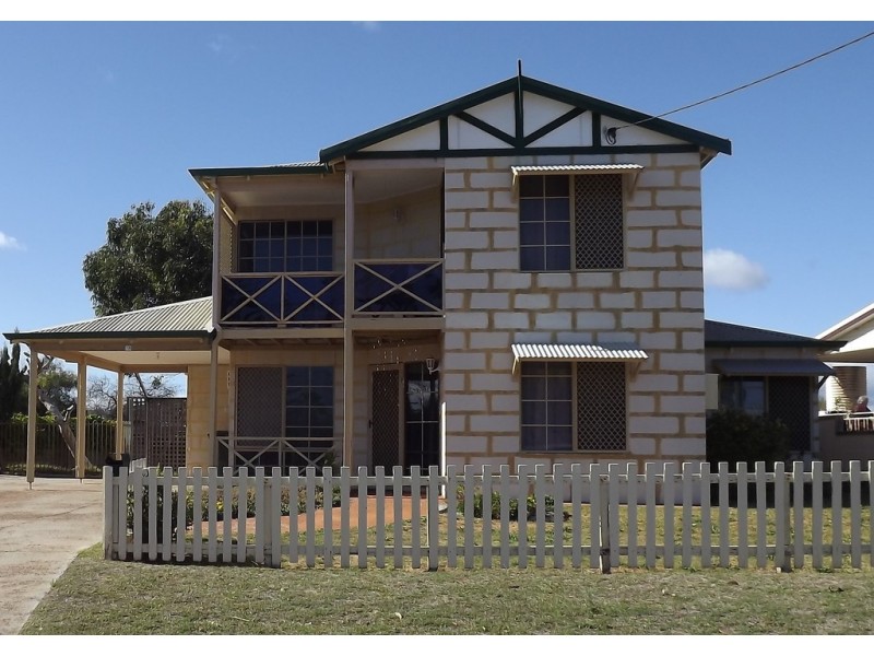 18 Bartlett Place, Port Denison WA 6525