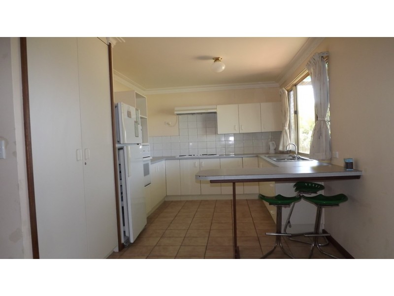 18 Bartlett Place, Port Denison WA 6525